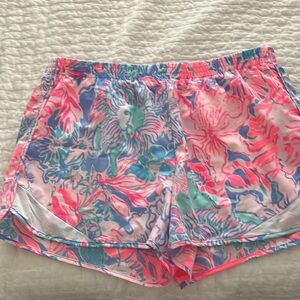 Lilly Pulitzer Luxletic Ocean Trail shorts size M- EUC condition.